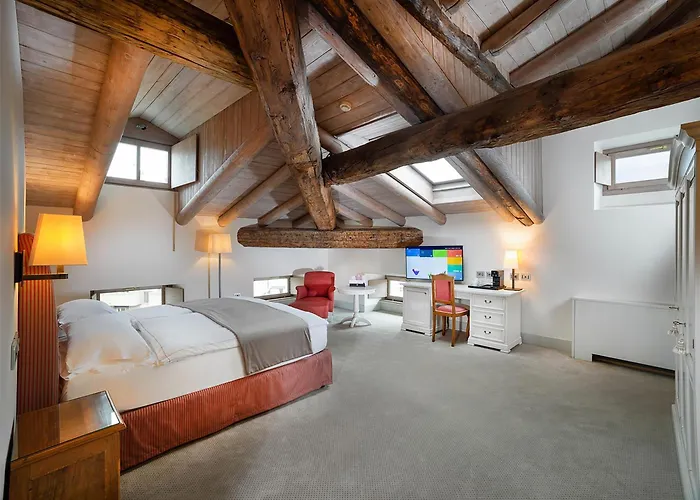 ホテル Grand Della Posta, Worldhotels Distinctive ソンドリオ